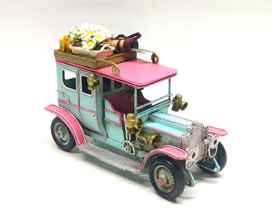 Classic Vintage-Inspired Car Craft Decor